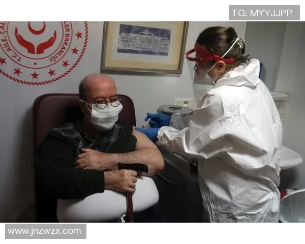 足球明星积极接种疫苗助力抗击疫情展现责任与担当